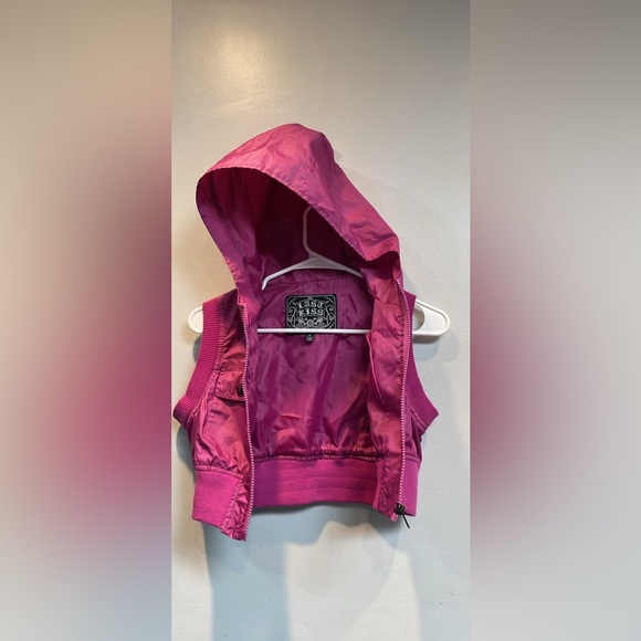Medium Magenta Last Kiss Hooded Rain Vest - Picture 3 of 6